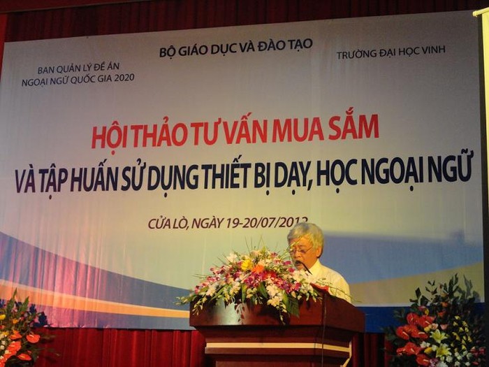 TS. Nguyễn Ngọc Hùng phát biểu tại hội thảo